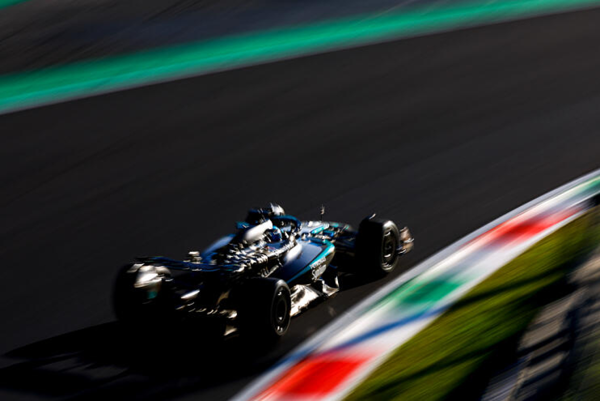 Produit Russell et sa Mercedes W16 - F1 - 2025 Image